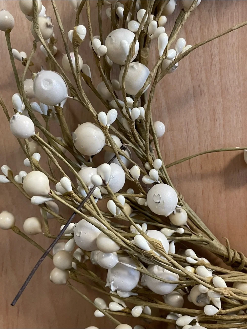 White Pip Berry Winter/Christmas Wreath 10 inch